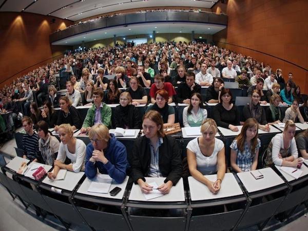 Sinh viên quốc tế tại Dresden International University