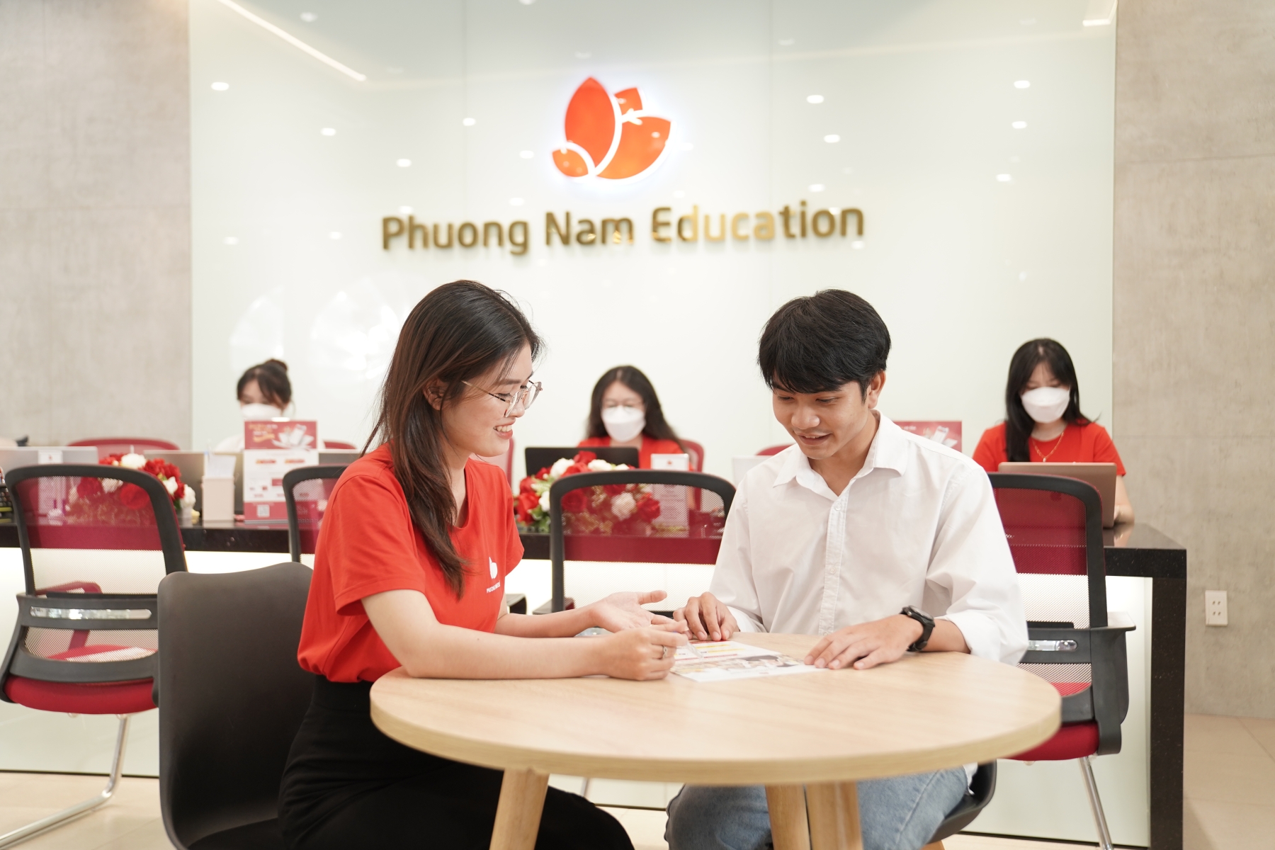 phuong-nam-education-trung-tam-tu-van-du-hoc-duc
